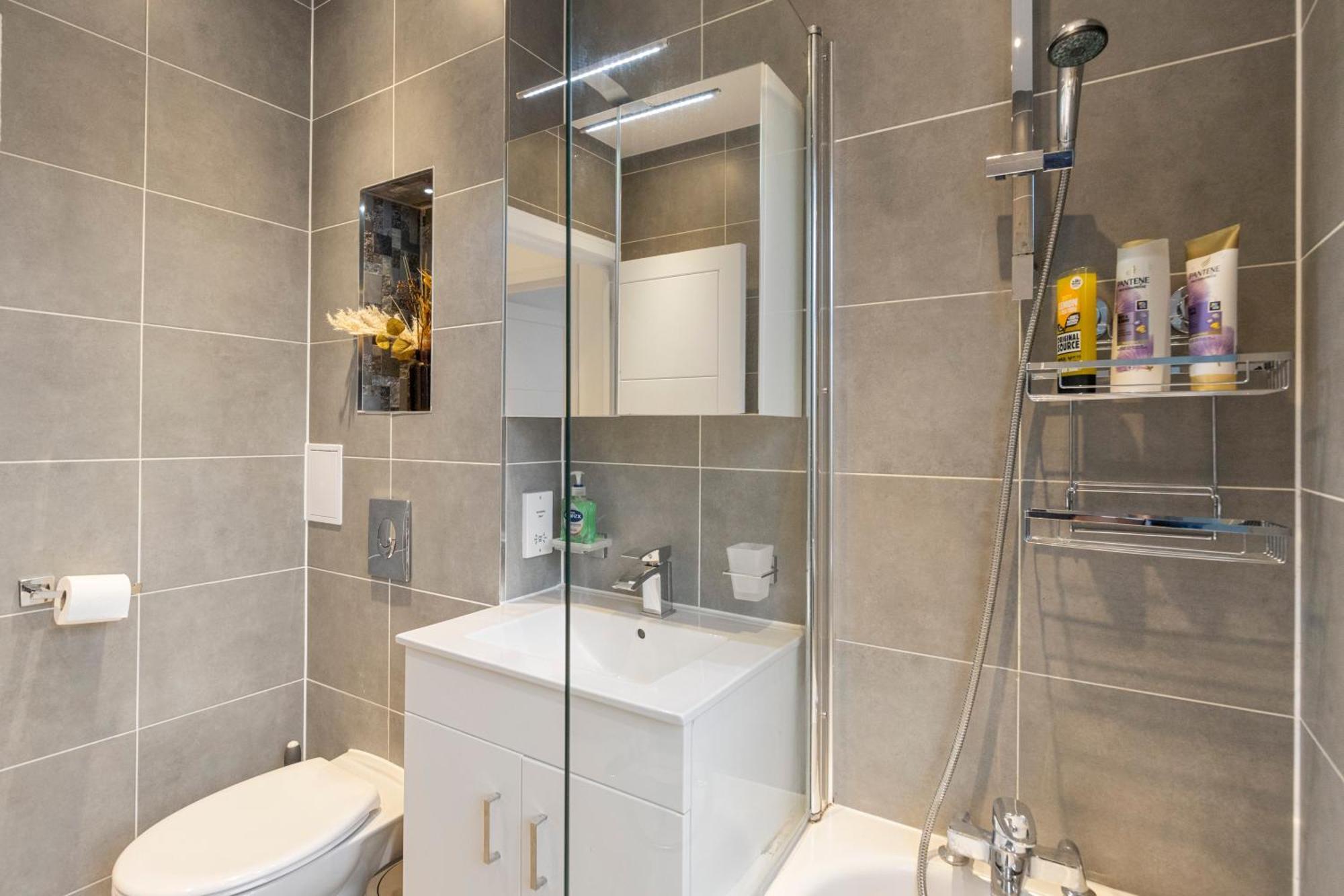 Cosy Retreat In The Heart Of Golders Green 런던 외부 사진